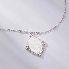 Collier Vierge Marie Nacre Blanche en Argent 925