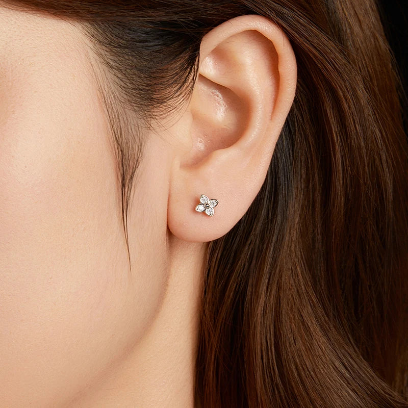 Boucles d'Oreilles Puces Trèfle Moissanite en Argent 925 avec Certificat