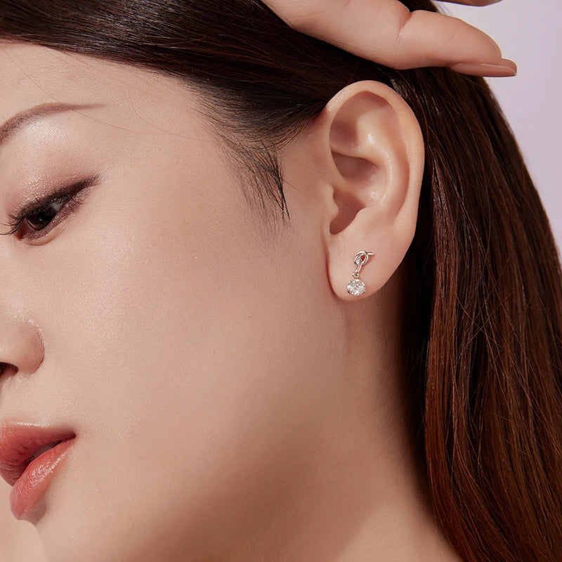 Boucles d'Oreilles Puces Nœud Moissanite en Argent 925 avec Certificats