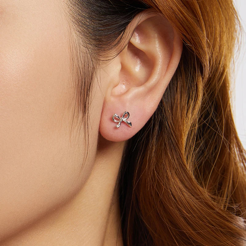 Boucles d'Oreilles Puces Nœud en Argent 925