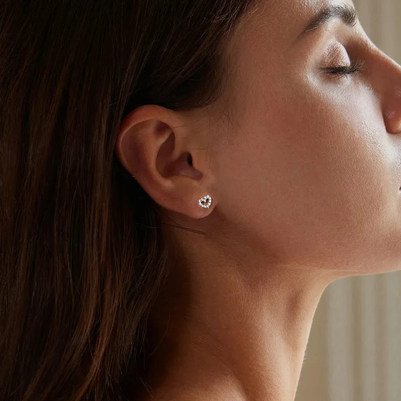 Boucles d'Oreilles Puces Traversantes Cœur et Boule en Argent 925