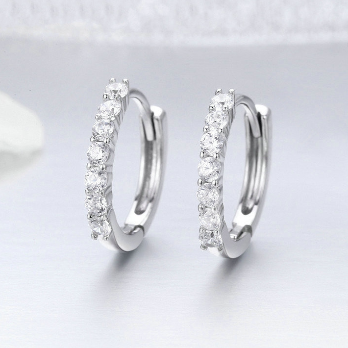 Boucles d’Oreilles Créoles Brillants en argent 925 plaqué or blanc avec zircons blancs - Photo 3