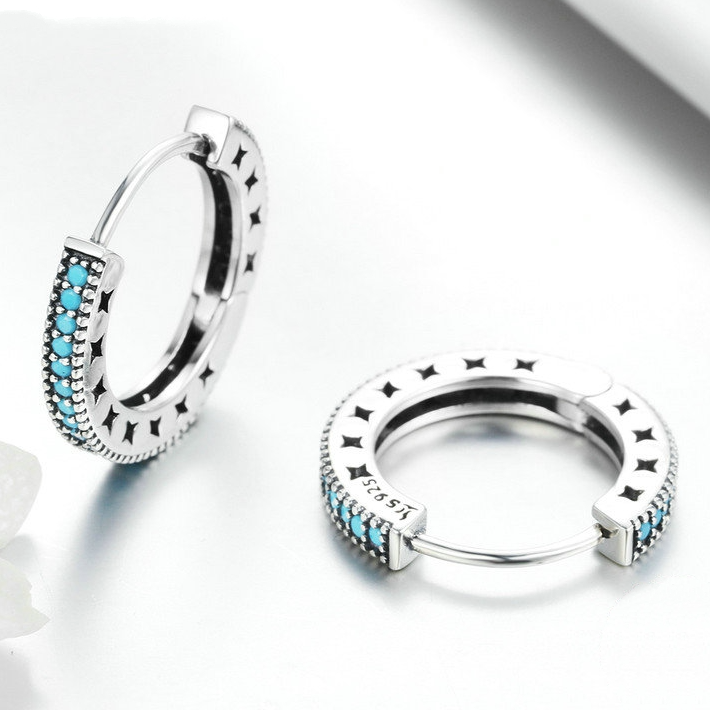 Boucles d’Oreilles Créoles Bleus en argent 925 plaqué or blanc avec zircons bleus - Photo 5