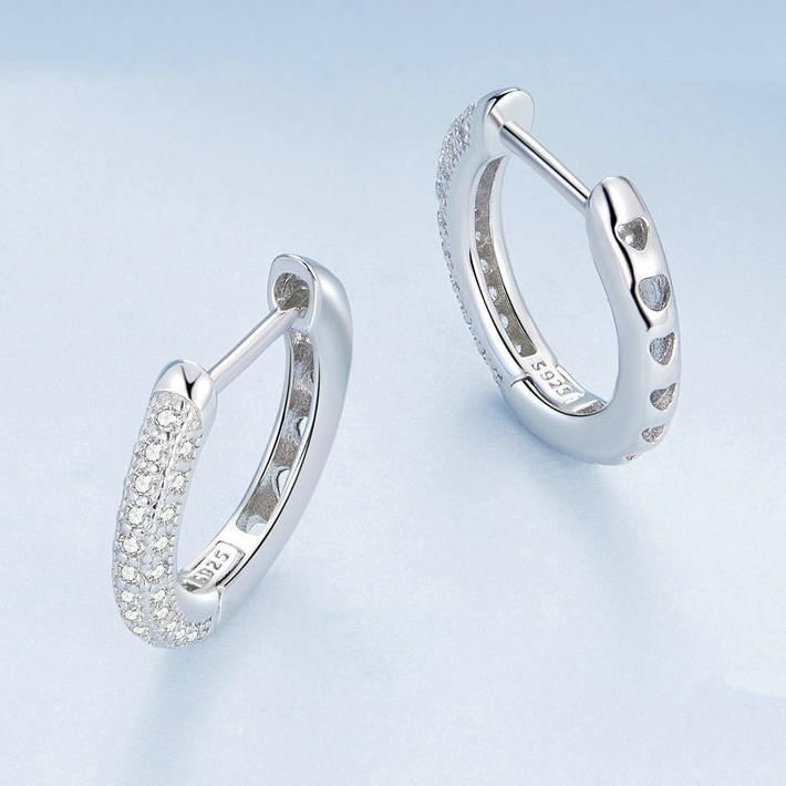 Boucles d’Oreilles Créoles Brillantes en argent 925 plaqué or blanc avec zircons blancs - Photo 4
