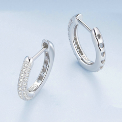 Boucles d’Oreilles Créoles Brillantes en argent 925 plaqué or blanc avec zircons blancs - Photo 4