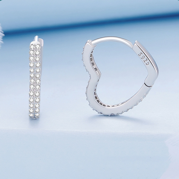 Boucles d’Oreilles Créoles Coeurs en argent 925 plaqué or blanc avec zircons blancs - Photo 4