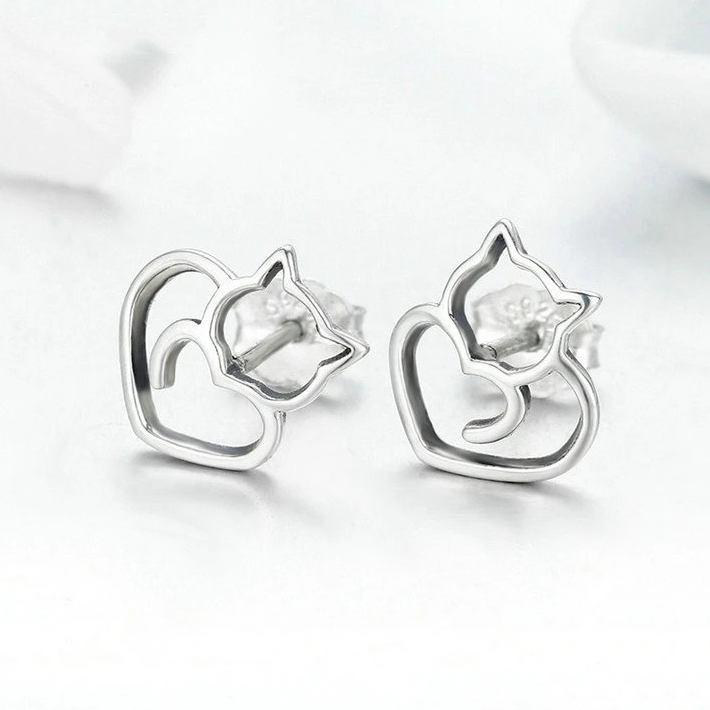Boucles d'Oreilles Chat avec Coeurs - Image 4