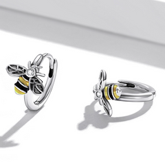Boucles d’Oreilles Créoles Abeille Argent Sterling 925 plaqué or blanc avec des détails émaillés à la main - Photo 4