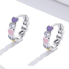 Boucles d’Oreilles Créoles Coeurs en argent 925 plaqué or blanc émaillé à la main avec zircons blancs - Photo 3