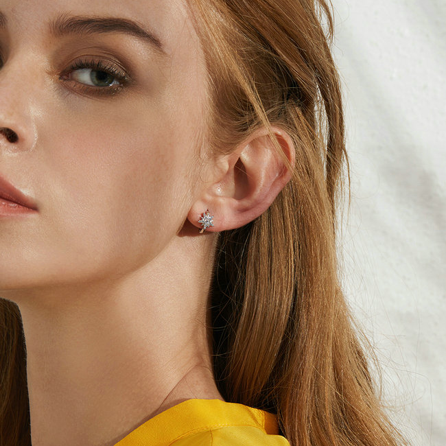 Boucles d’Oreilles Créoles Lune et Étoile en argent 925 plaqué or blanc avec zircons blancs - Photo 2