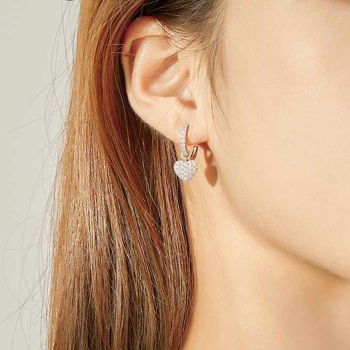 Boucles d’Oreilles Créoles avec Coeurs en argent 925 plaqué or blanc avec zircons blancs - Photo 4