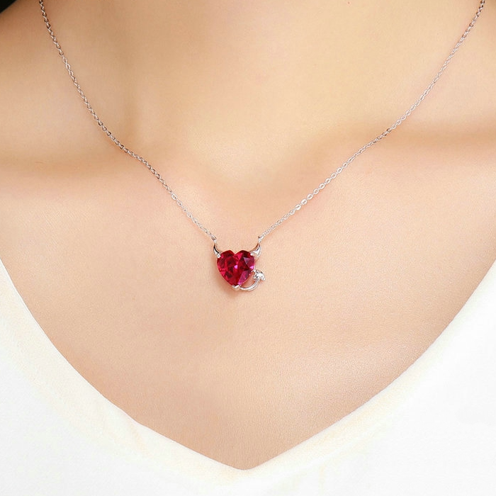 Collier Coeur Rouge en argent 925 plaqué or blanc avec cornes et petite queue de diable - Photo 2